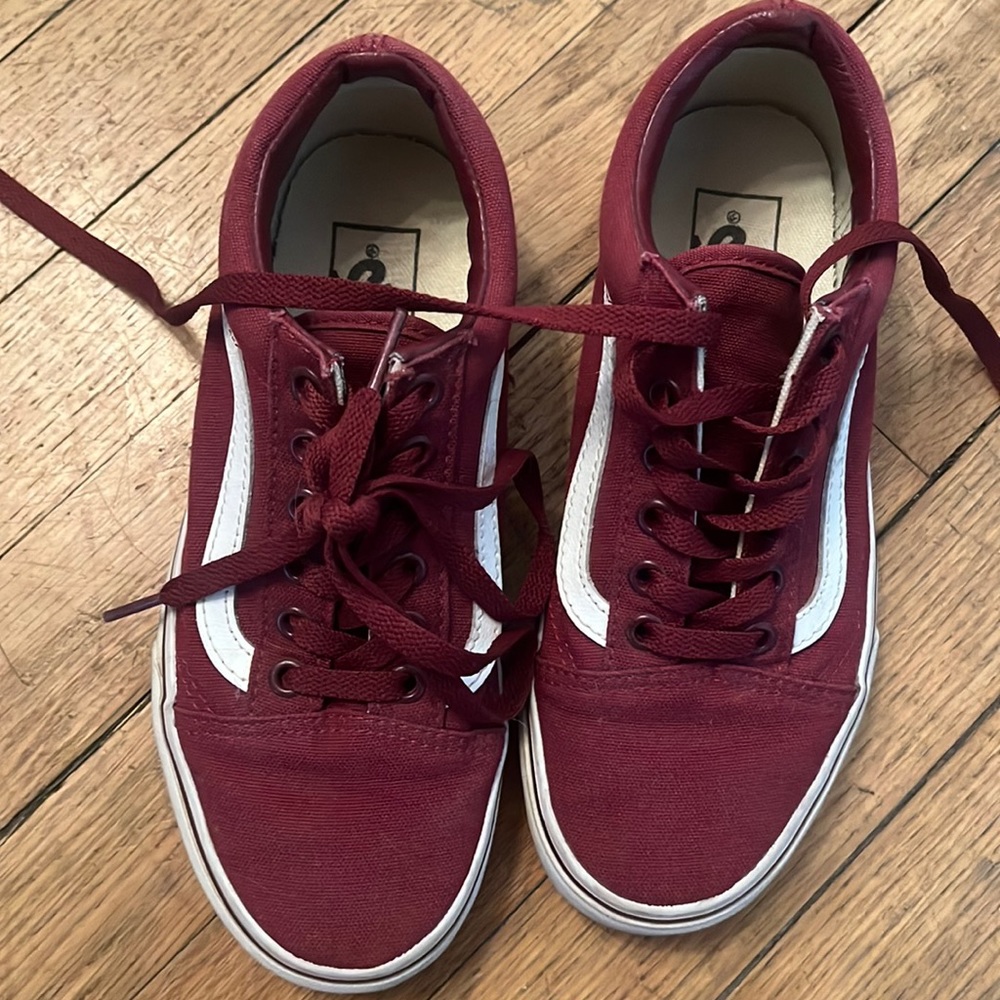 Worn twice maroon vans size 6